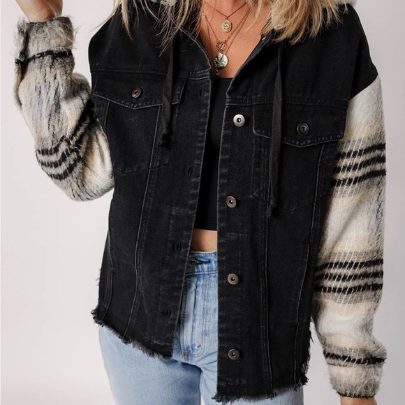 Jackets & Blazers - Stylish Black and Plaid Women's Jacket
